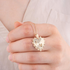 14 Ayar Altın Yivli Kalp Baş Harfli Kolye – Serenade