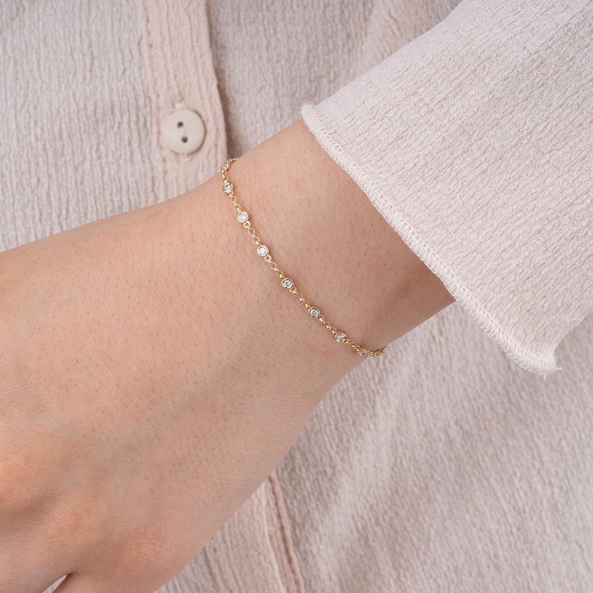 14K Gold Diamond Station Bracelet / Dainty Bezel Set Diamond Bracelet / Solid Gold Chain Bracelet / Everyday Fine Jewelry / Gift for Her