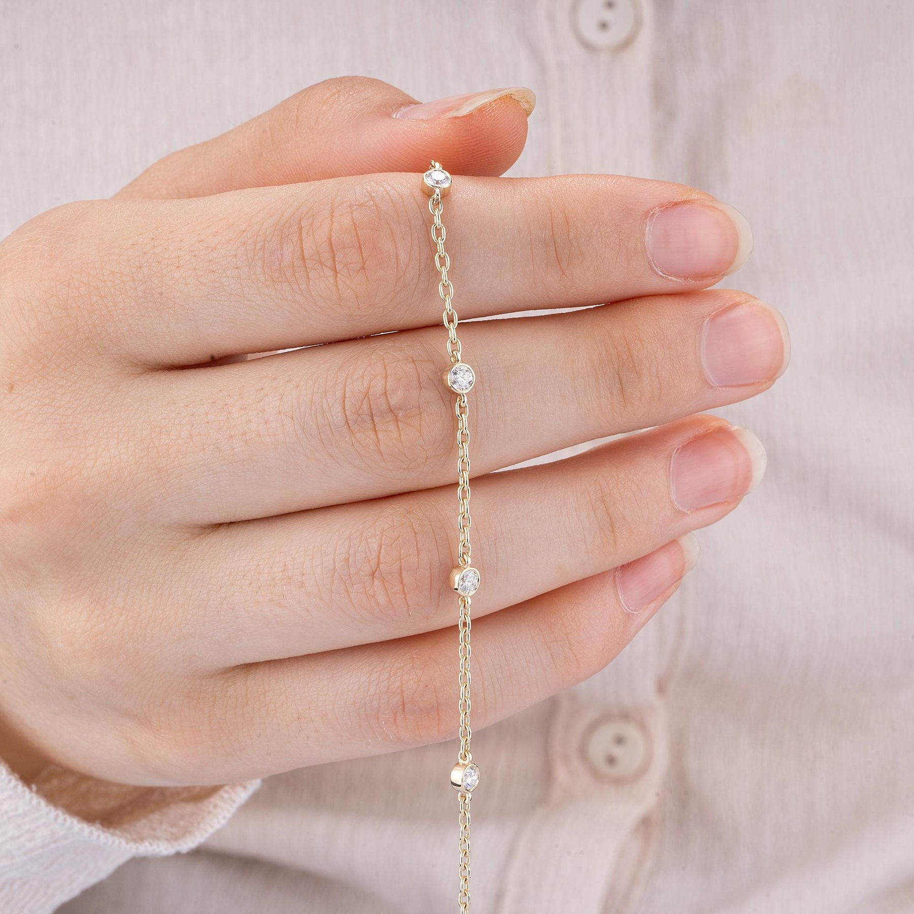 Kalın Zincirli 14 Ayar Altın Pırlanta İstasyon Bileziği / Zarif Bezel Set Pırlanta Bilezik / Kadınlar İçin Katı Altın Zincir Bileklik / Kadınlar İçin Hediye 