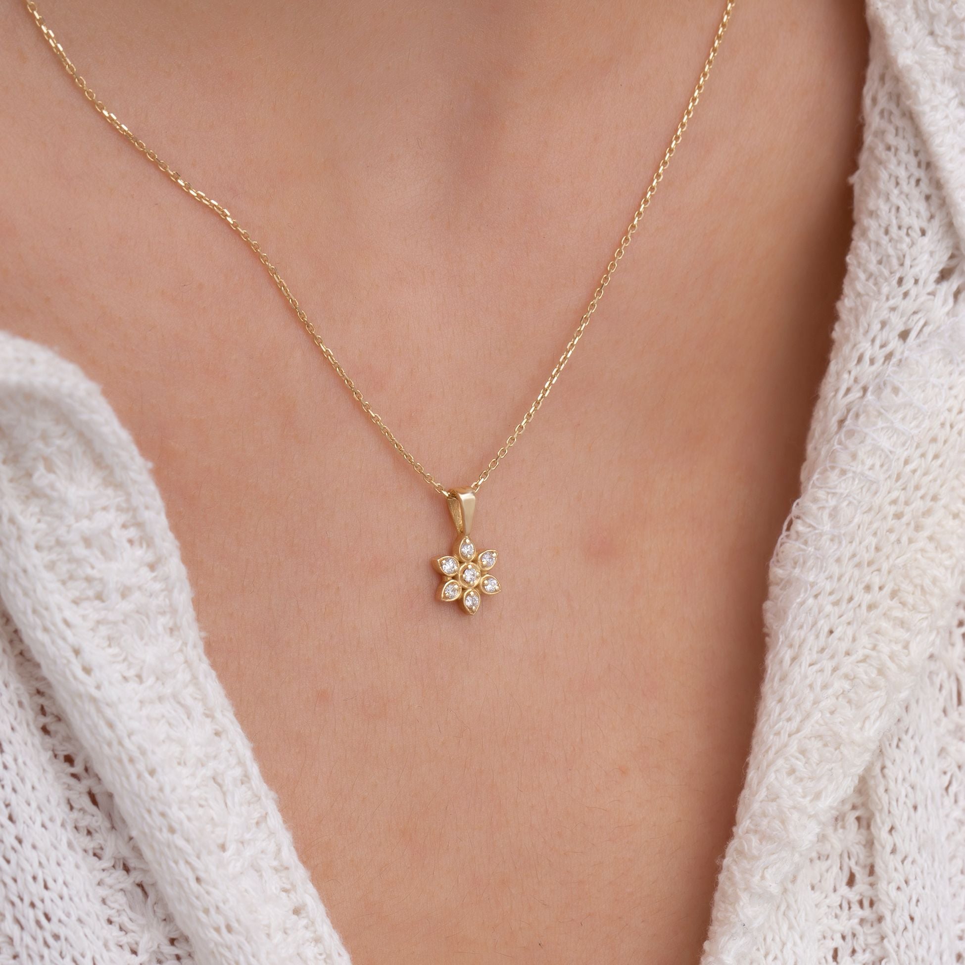 14K Gold Diamond Flower Necklace