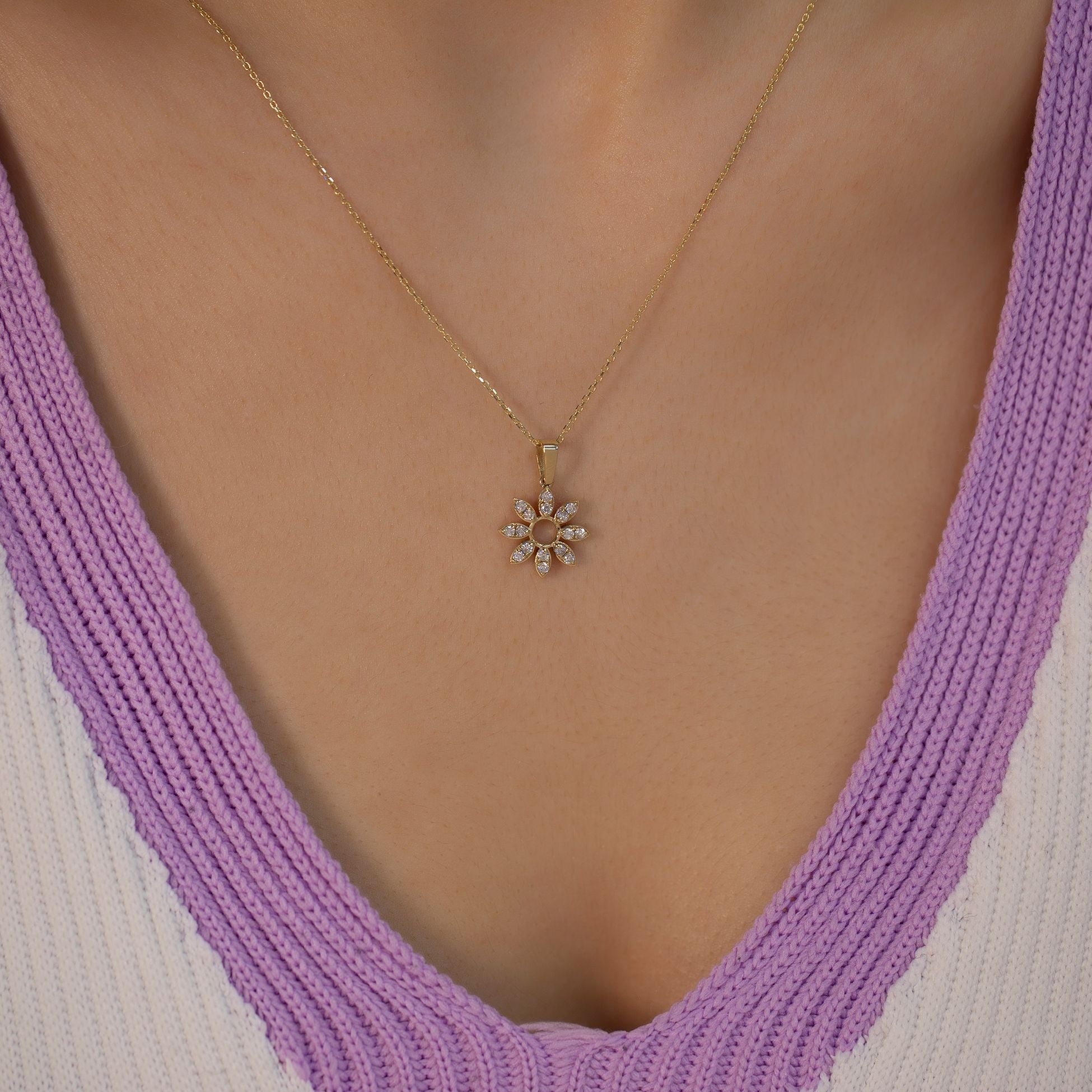 14K Gold Diamond Flower Necklace for Woman