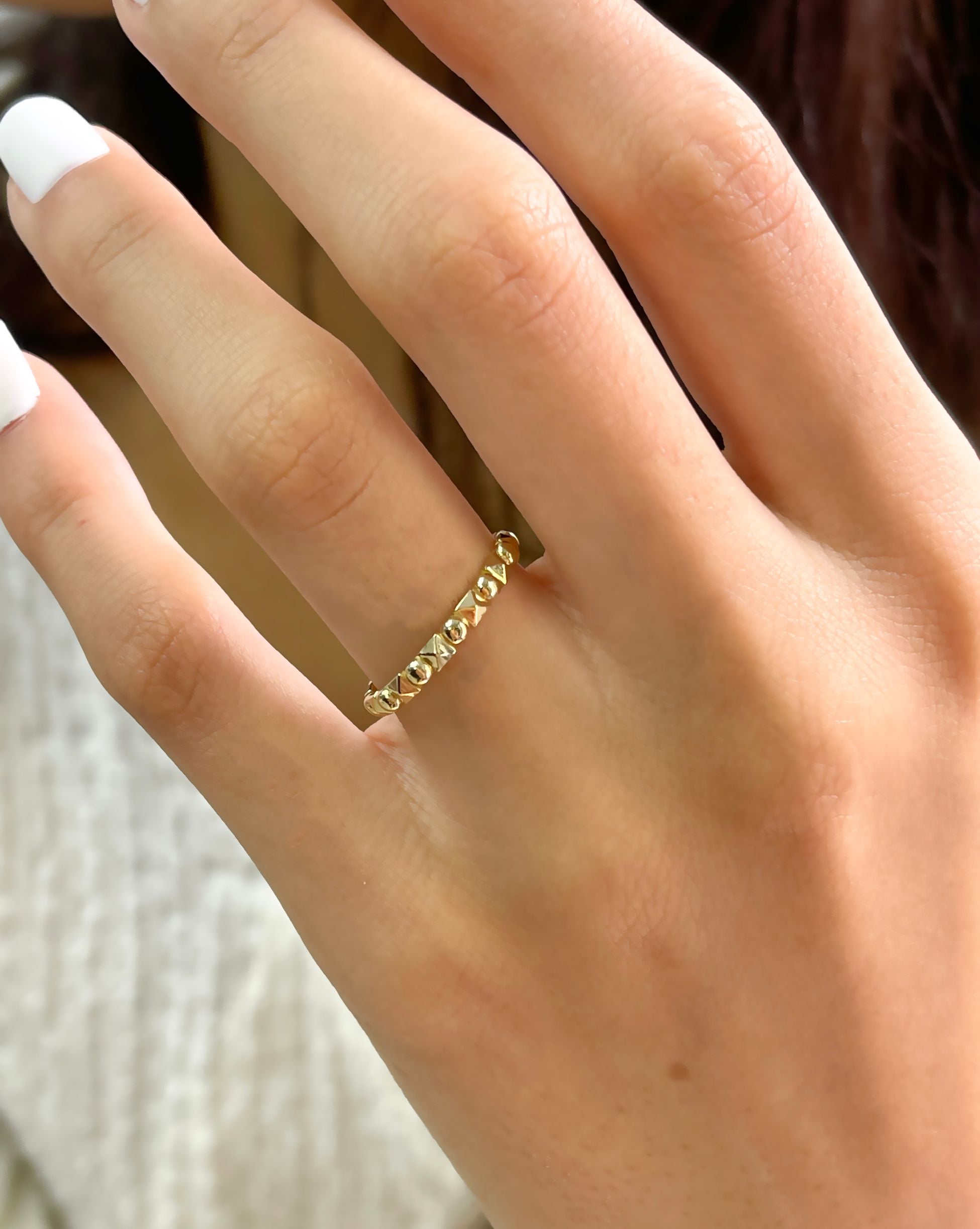 14K Gold Pyramid and Round Detail Ring