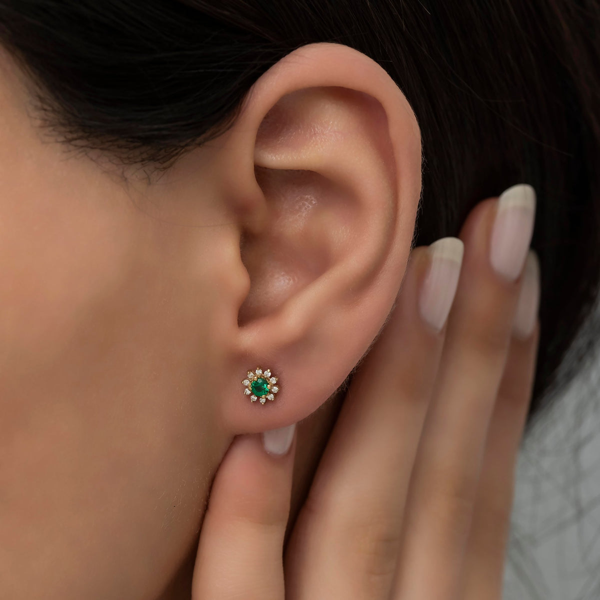 14K Gold Diamond Round Cut Emerald Studs Earrings