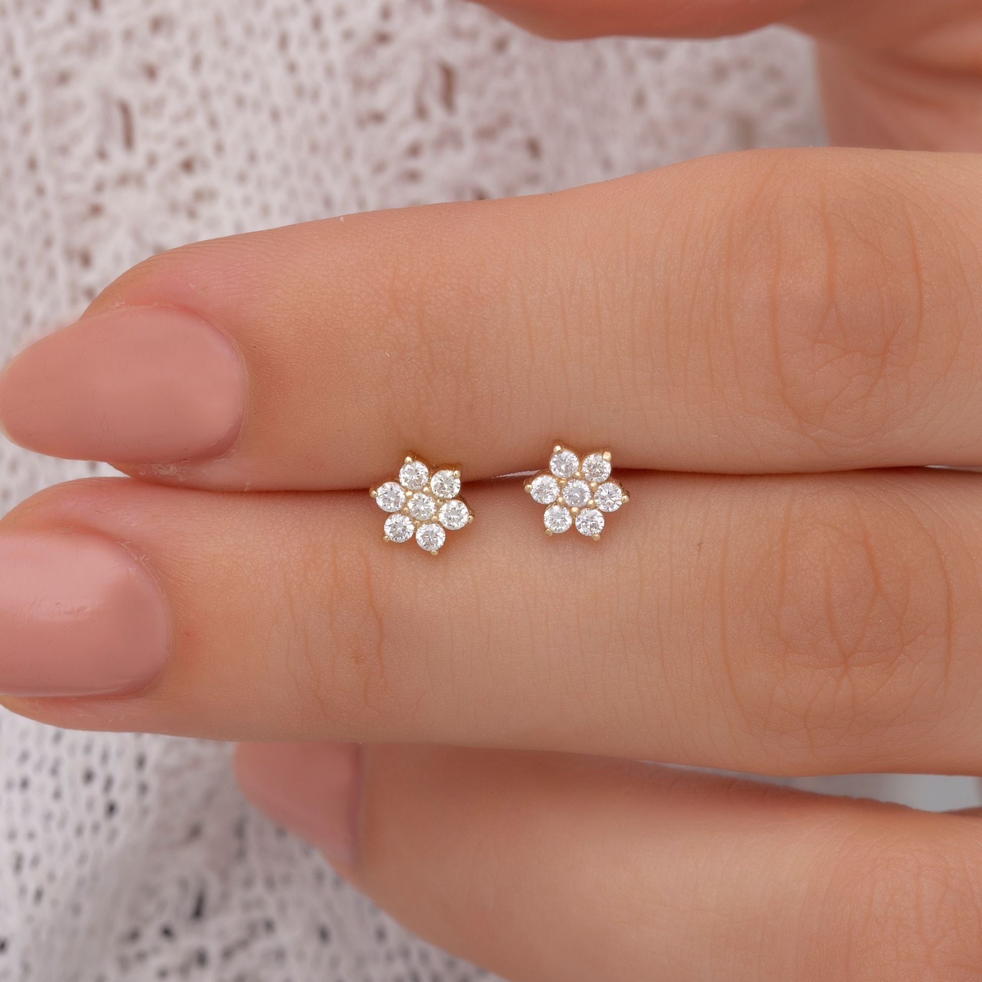 14K Gold Diamond Flower Studs Earrings