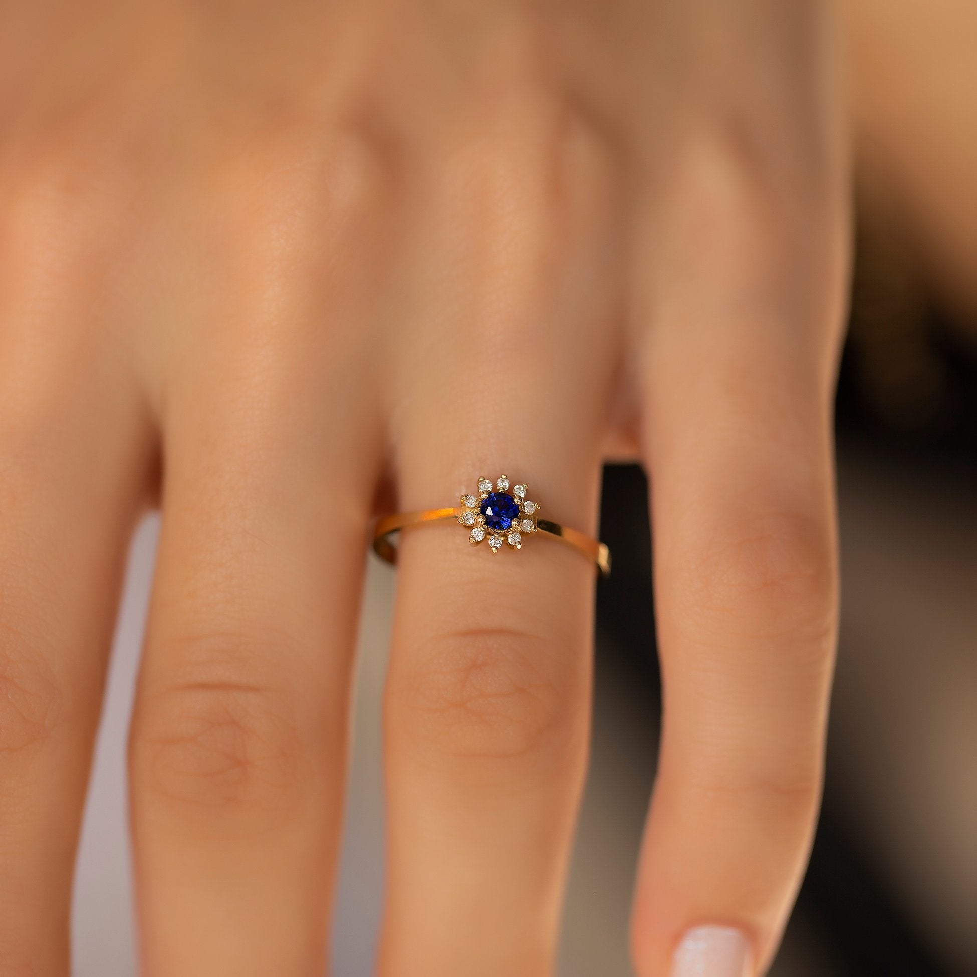 14K Gold Diamond Round Cut Sapphire Ring