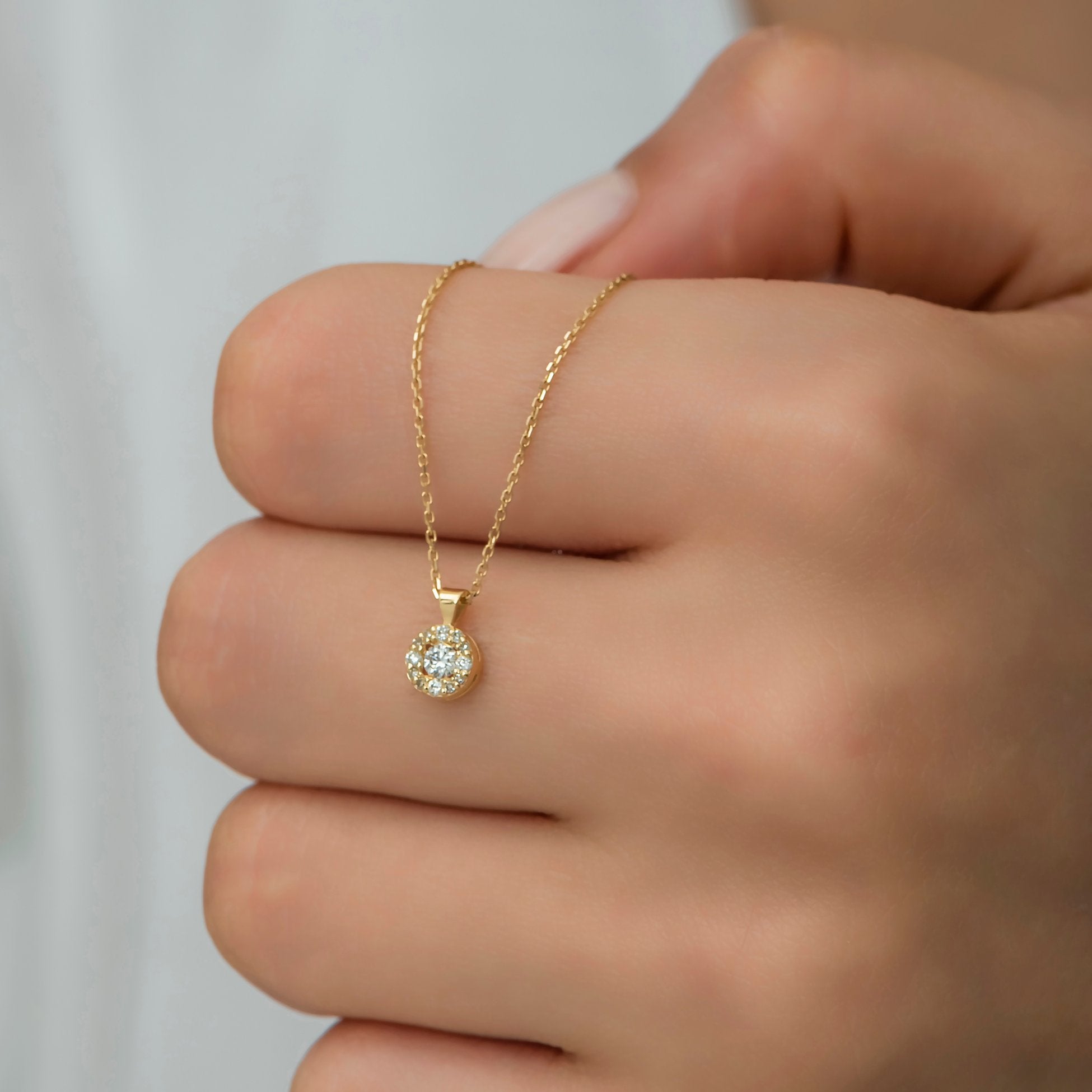 14K Round Shape Diamond Necklace