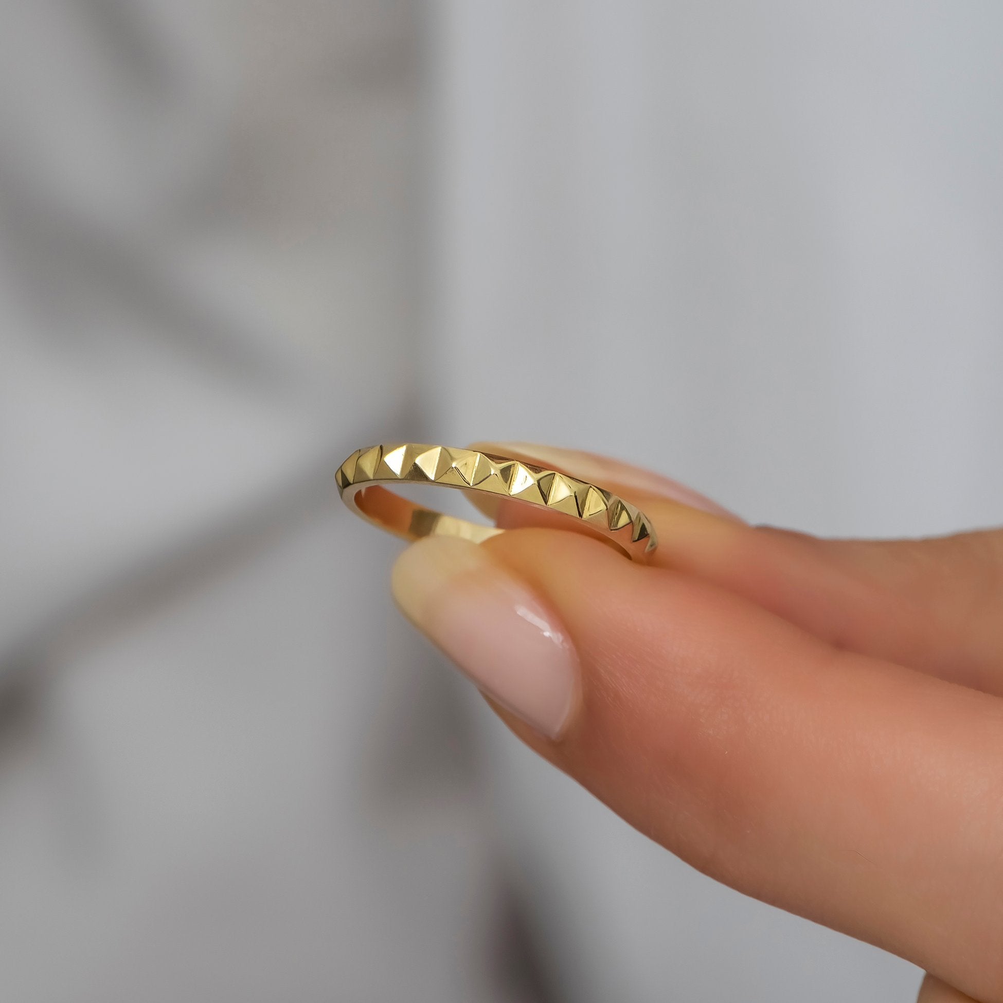 14K Gold Pyramid Detail Ring