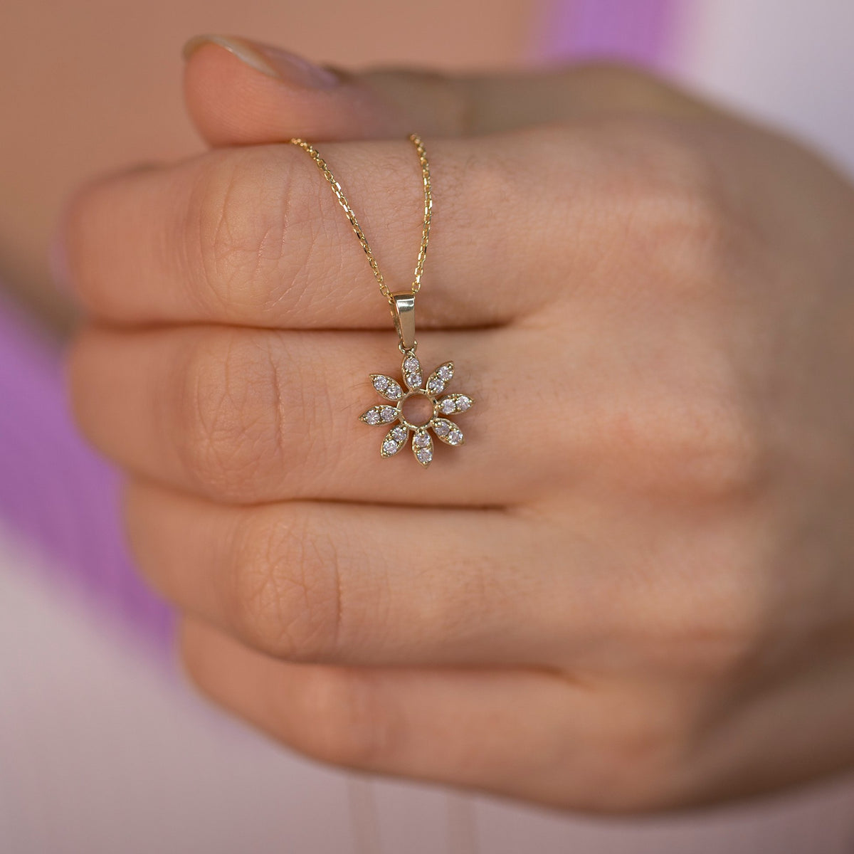 14K Gold Diamond Flower Necklace for Woman