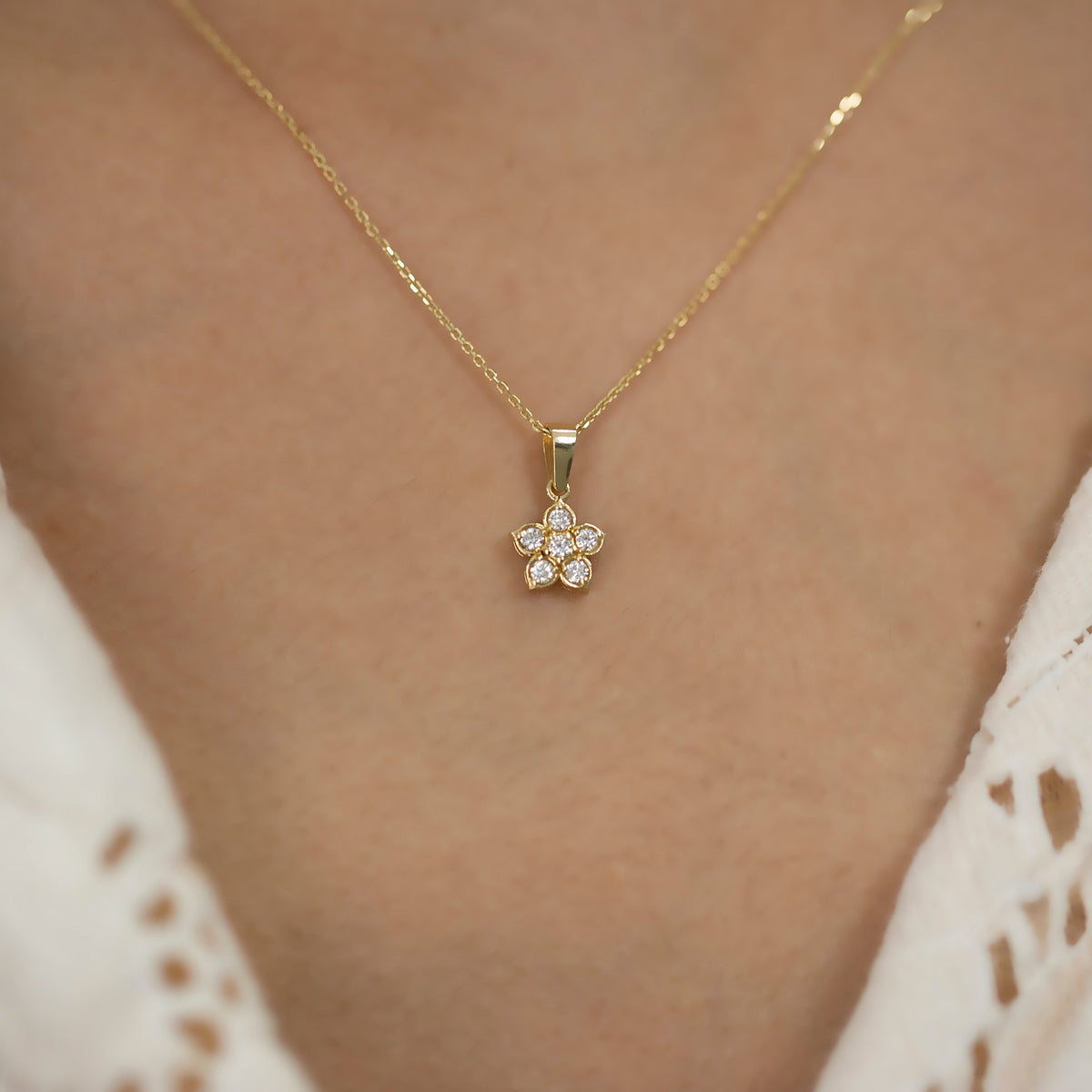 14K Gold Diamond Flower Necklace