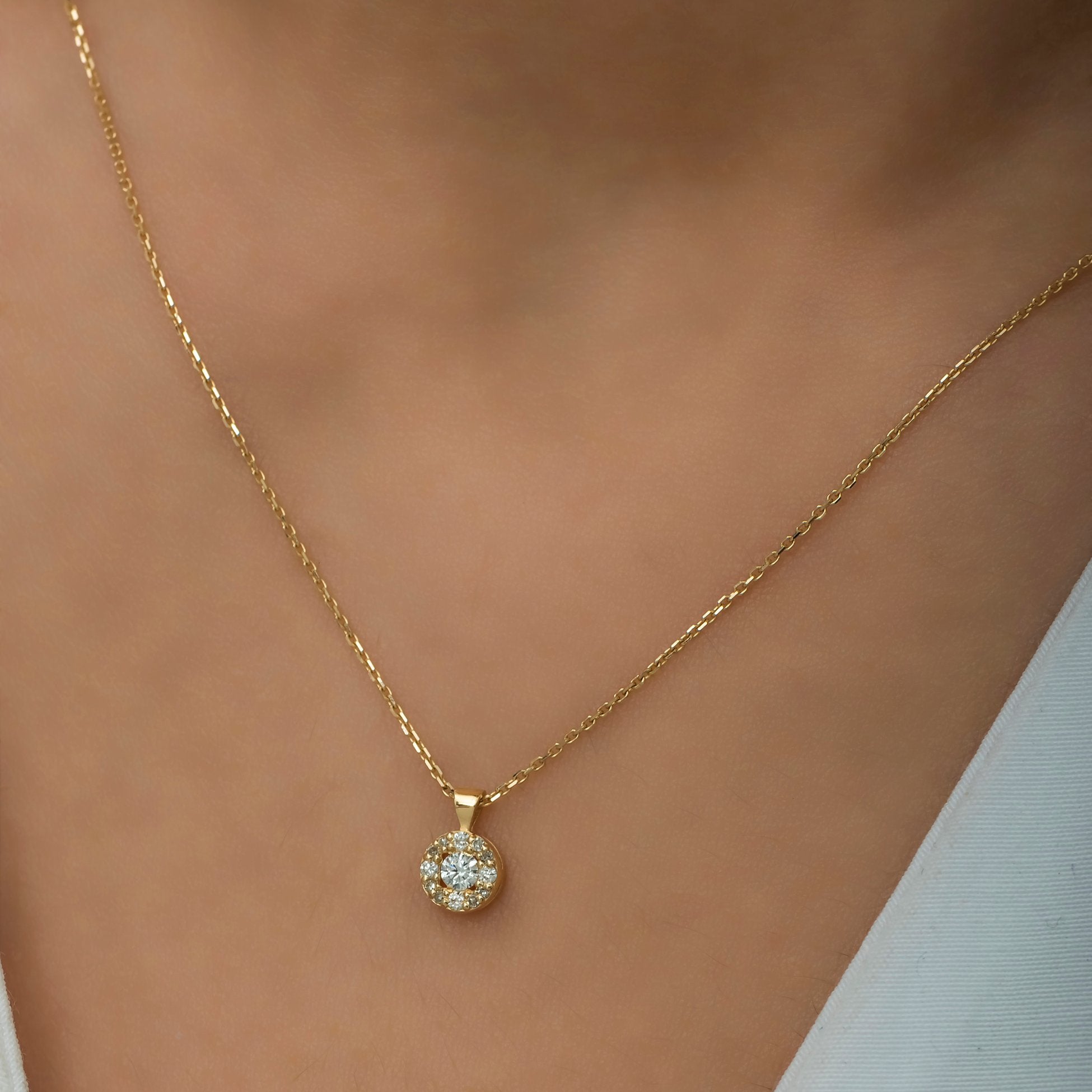 14K Round Shape Diamond Necklace