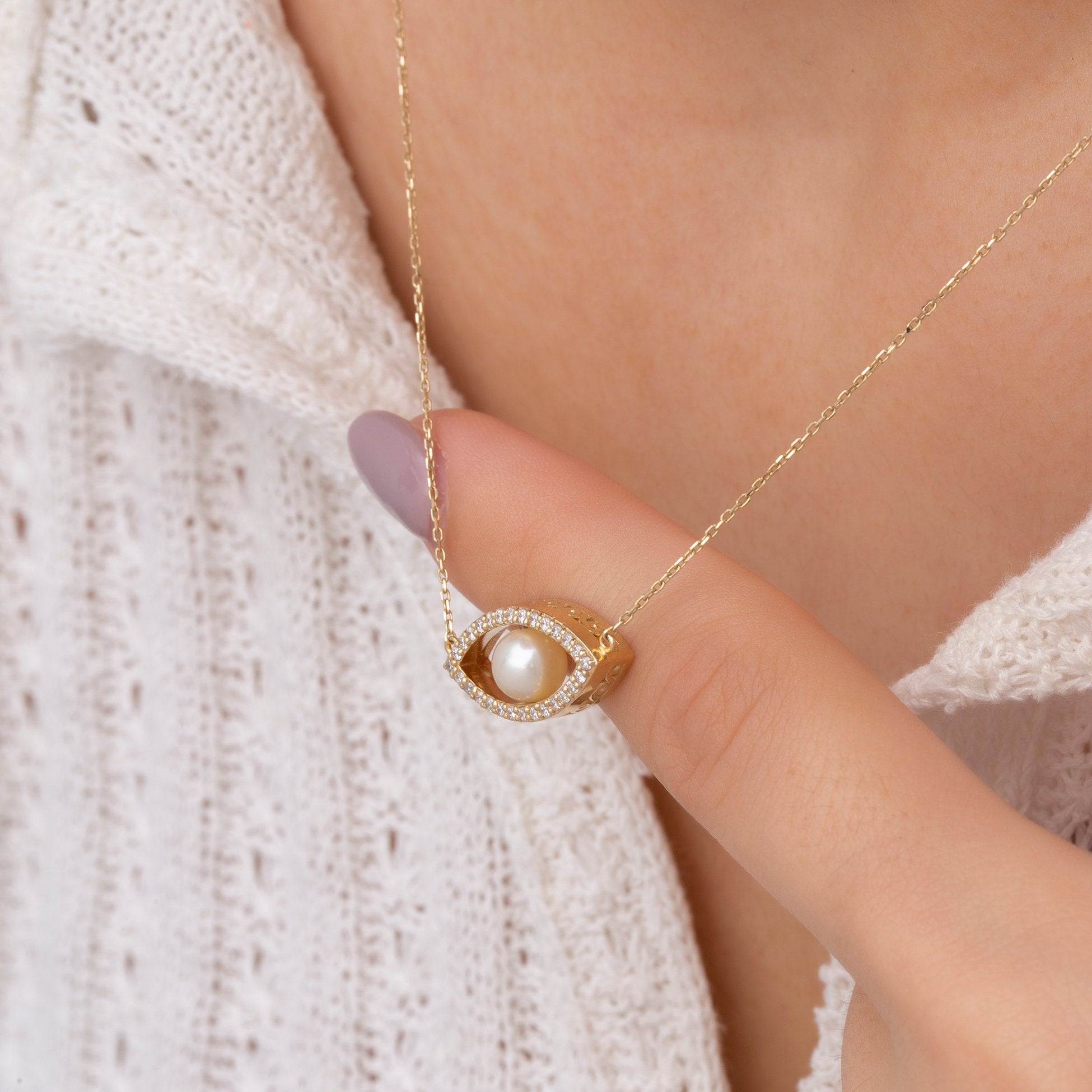 14K Gold Diamond Pearl Eye Woman Necklace