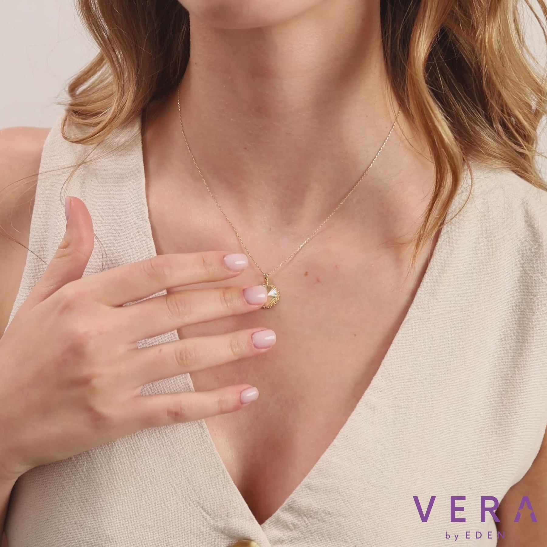 14K Gold Fluted Round Necklace – Linka