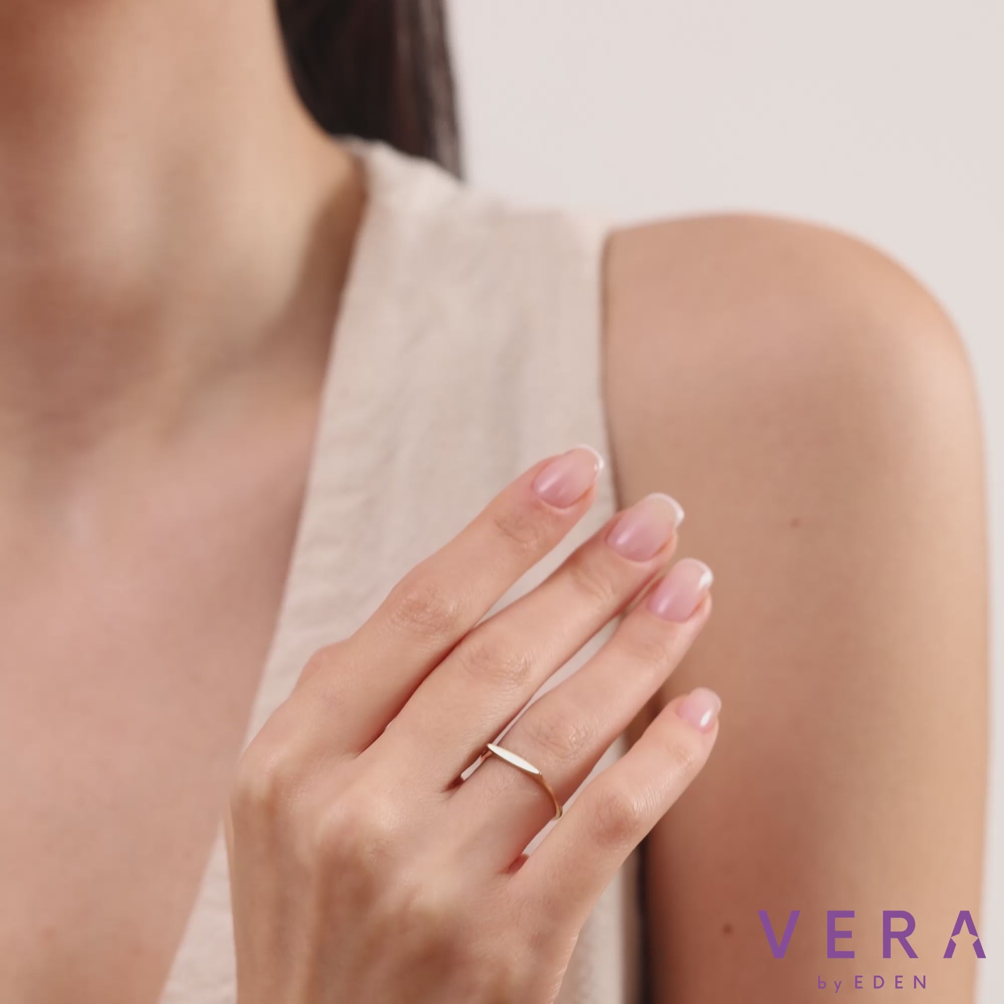 14 Ayar Altın Özel İşlemeli Bar Yüzük / Kadınlar İçin Minimalist Zarif Altın Yüzük / Kişiselleştirilmiş İsim veya İlk Harfli Yüzük / Zarif Altın Takı Hediyesi