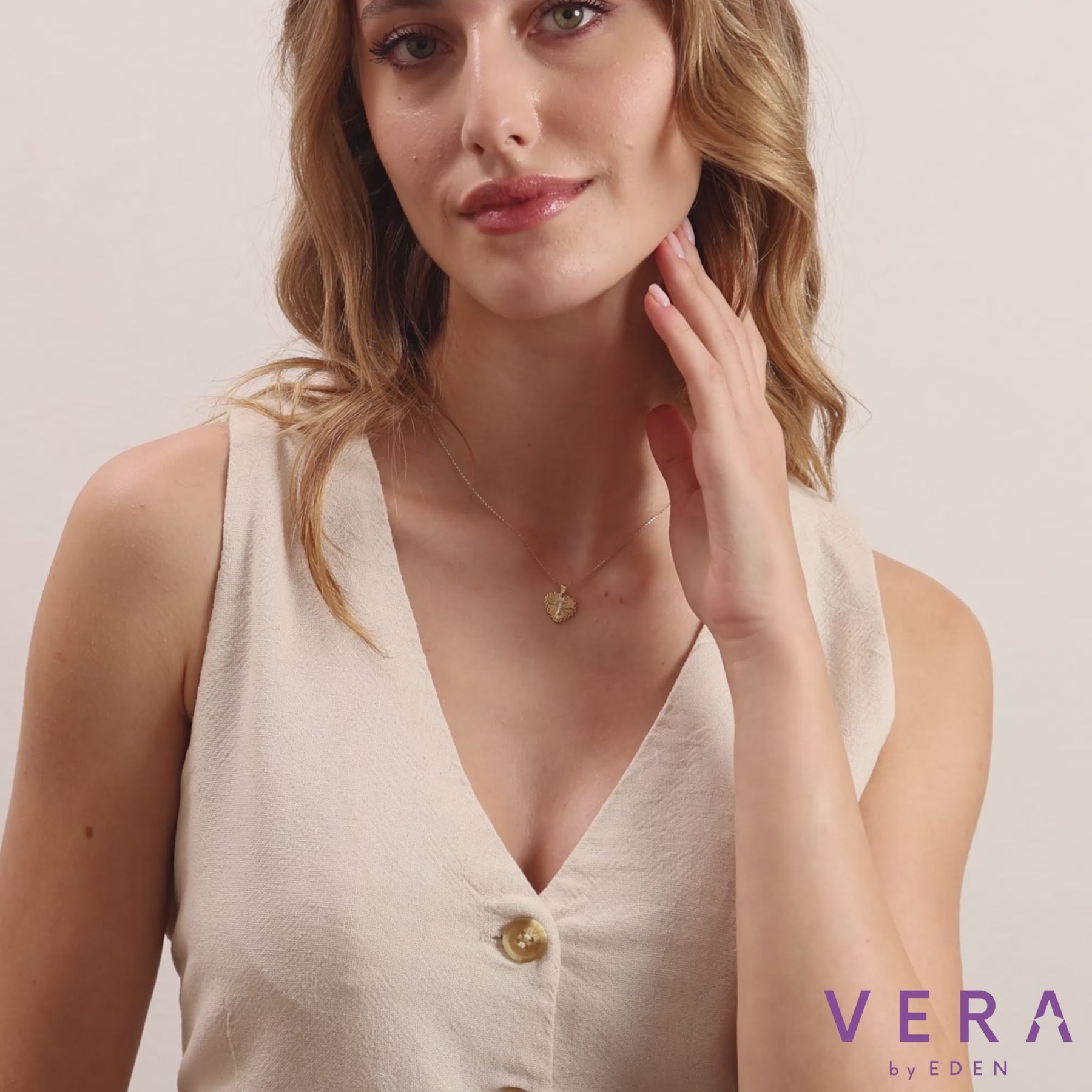 14K Gold Fluted Heart Diamond Initial Necklace – Linka