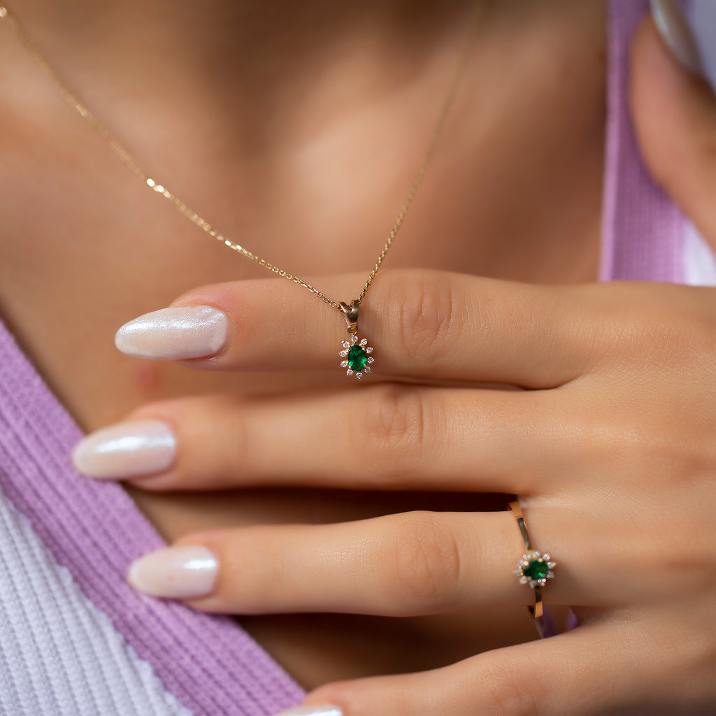 14K Gold Emerald & Diamond Oval Necklace – Astra